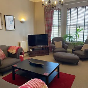 Number 10 Service - Danes Apartment Southampton